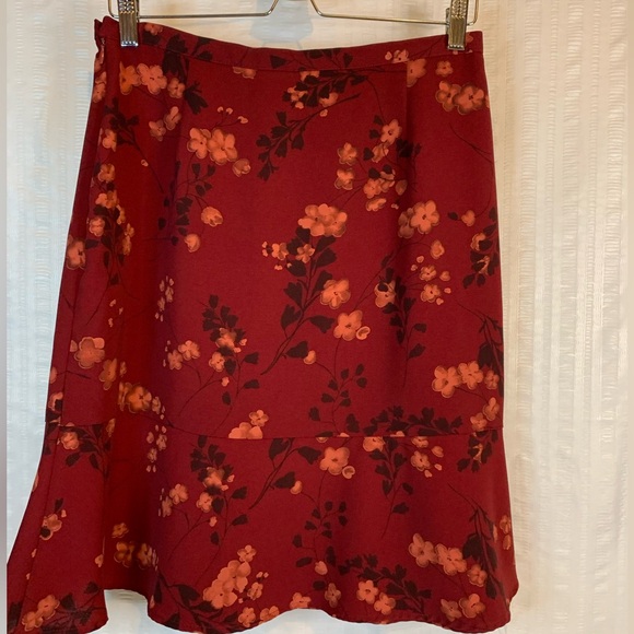 Worthington Petites skirt 12P floral in deep red/rust color with orange flowers. - Picture 2 of 7
